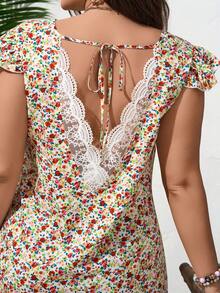 SHEIN Frenchy 大尺碼花卉印花蕾絲拼接V領夏季連衣裙 - 白色 - 查看 5