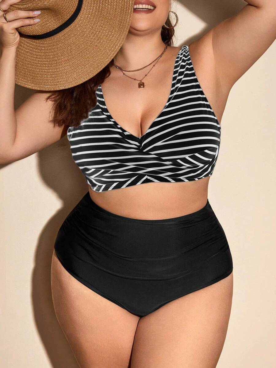 SHEIN Swim Curve Summer Beach Plus Size Beach Holiday Contrast Striped Bra And Solid Color Bikini Bottom Set
