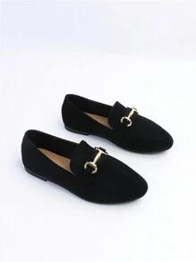 Women's Metal Decor Arrow Pointed Toe Flat Loafers - Black - View 6