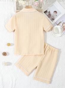 少女杏色簡約可翻領短袖上衣和短褲，休閒寬鬆2件套家居服裝組合
