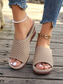 Fashionable  Breathable Women Platform Sandals With 7cm Comfortable Wedge Heels, Hole Design And Lightweight Construction