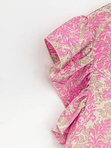 EMERY ROSE 大尺碼度假休閒印花荷葉邊襯衫和純色長褲套裝