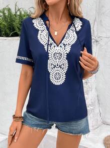 SHEIN VCAY Letnia bluzka z nadrukiem i wiązaniem pod szyją