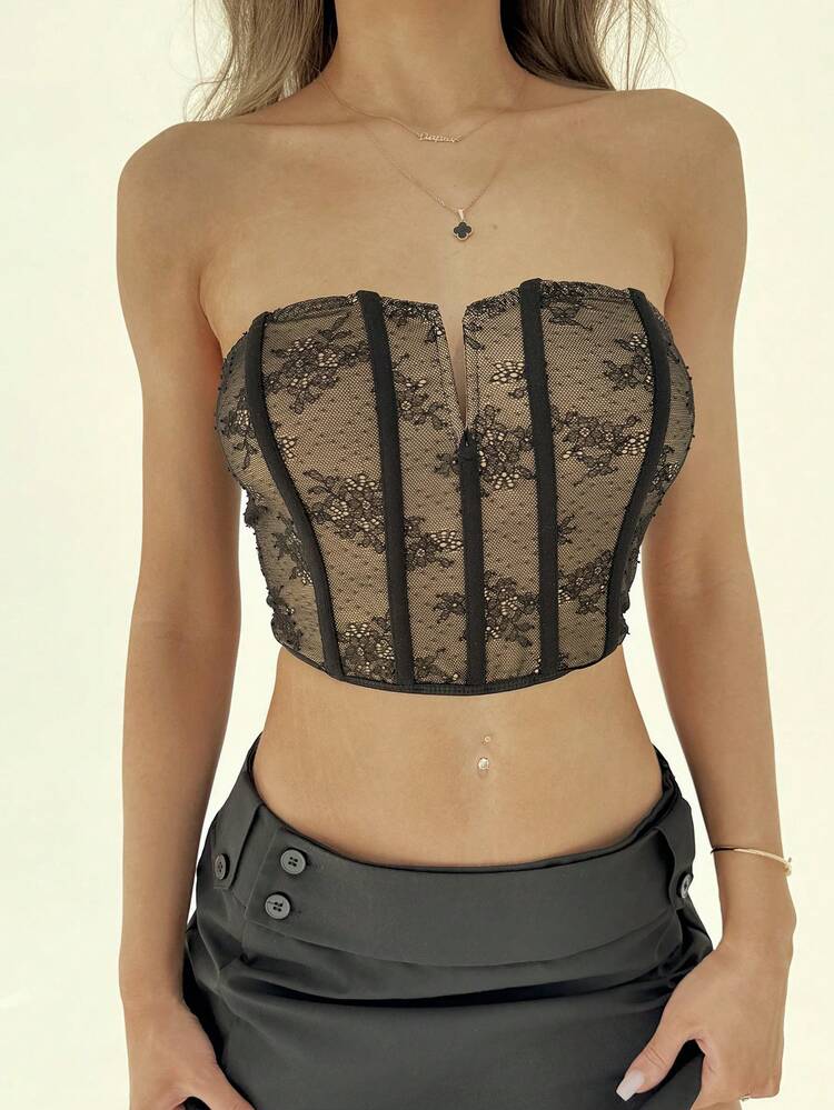 Women Summer Lace Patchwork Short Crop Top With Strapless Design And Slim Fit