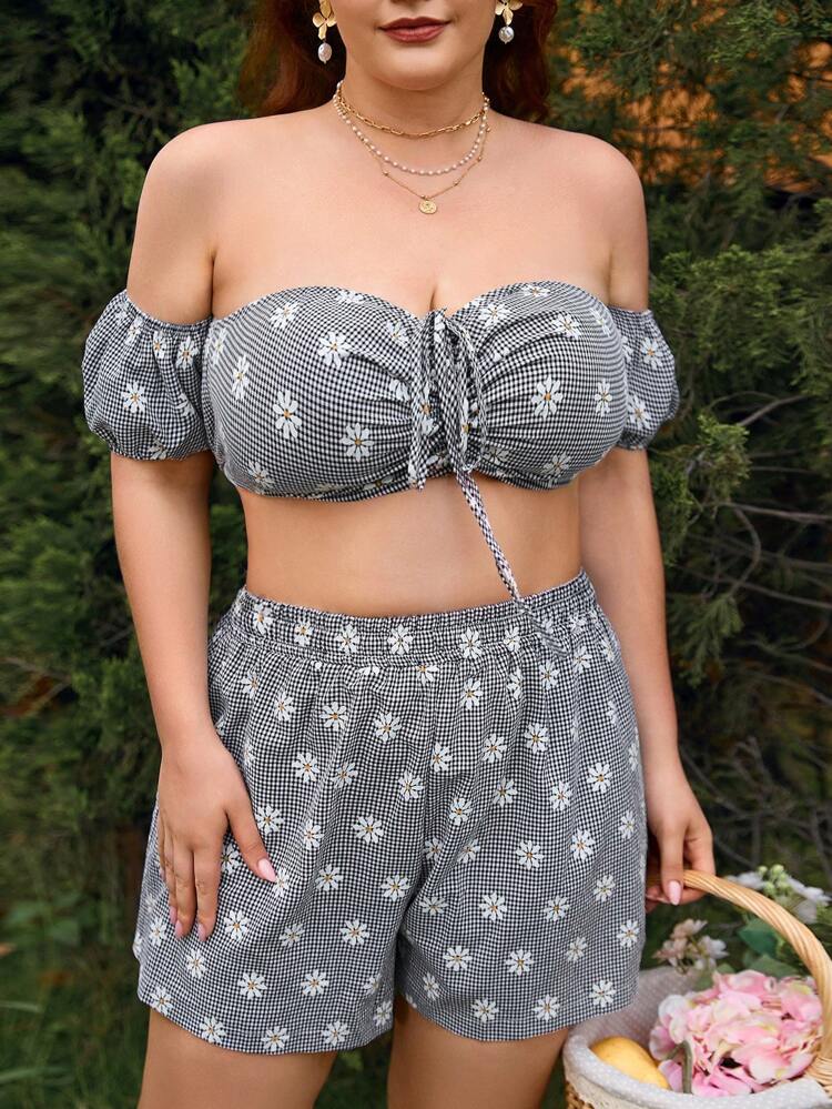 Plus Size Holiday Leisure Grid & Daisy Printed Off Shoulder Cropped Top And Shorts Set