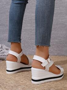 Women Fashionable Chunky Sandals With Ankle Strap And Thick Platform Sole - White - View 5