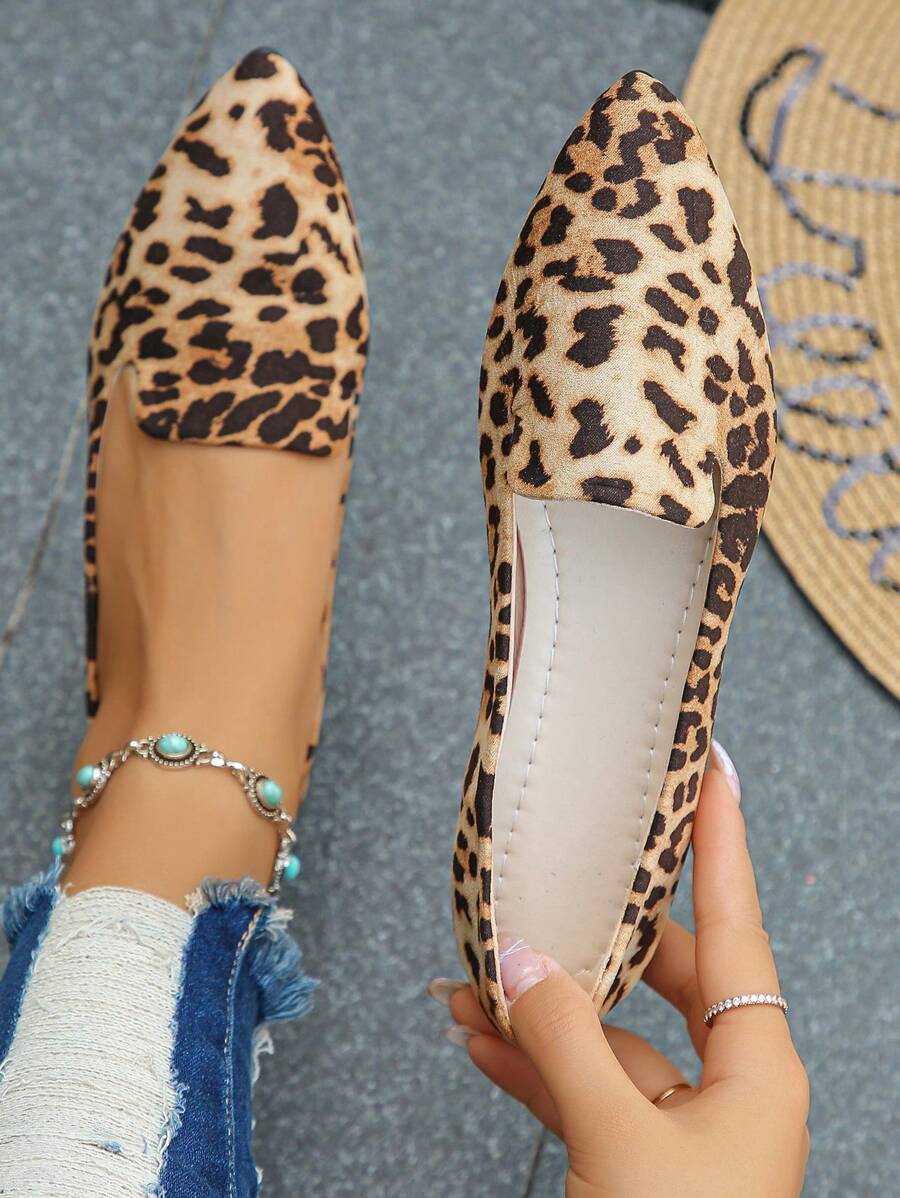 Plus Size 35-45 Fashion Black Gold Thread Pointed Toe Flat Shoes, Spring Summer Autumn, Daily Wear, Slip-On, Versatile, Comfortable, Lightweight, Breathable, Elegant Women's Dress Shoes, Mother's Day Gift, All Season Shoes, Ramadan, Eid Al-Adha