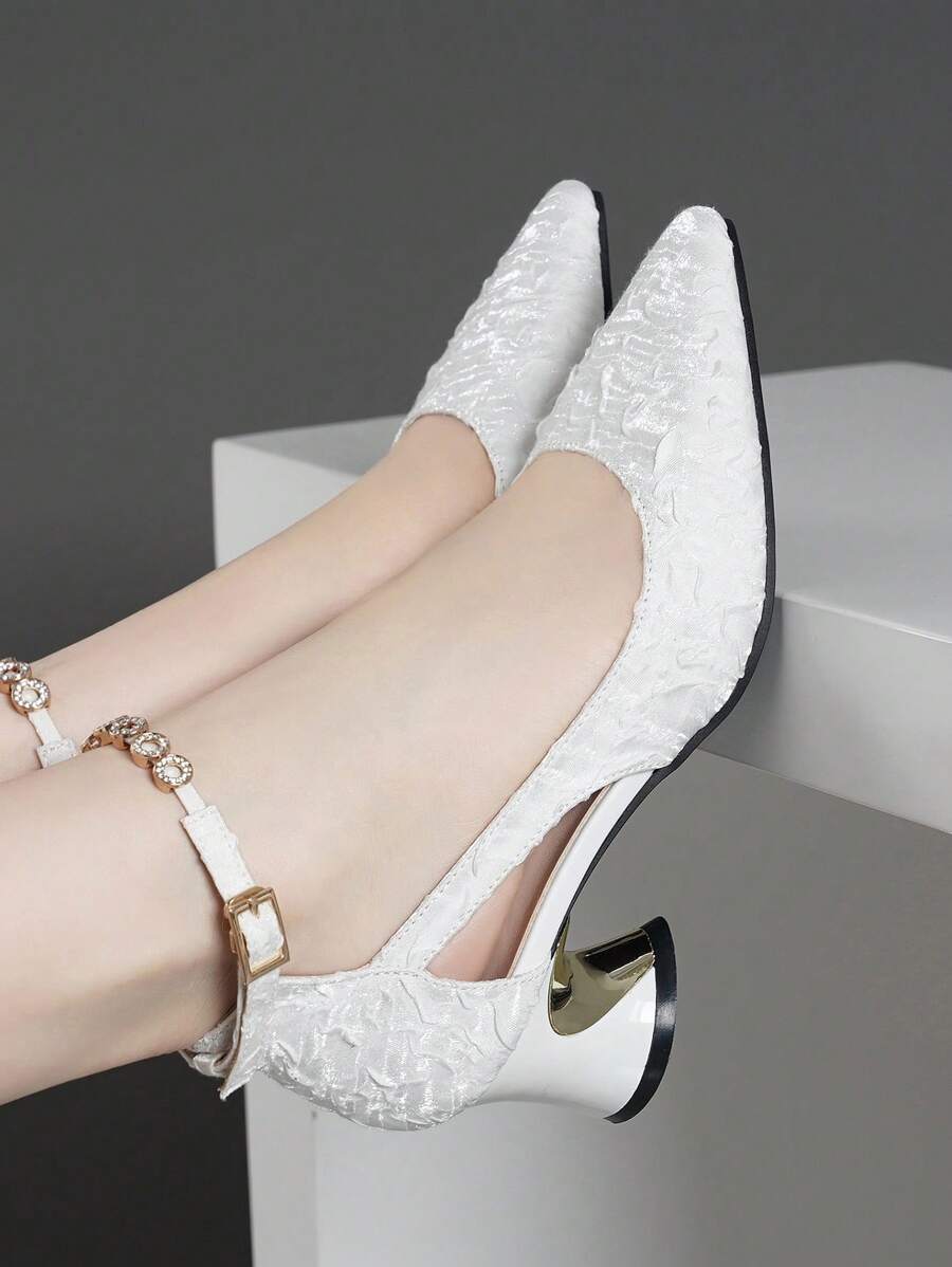 2025秋冬季高跟鞋，粗跟，低鞋面，水钻踝带搭扣情人节款，女士浅口鞋，优雅