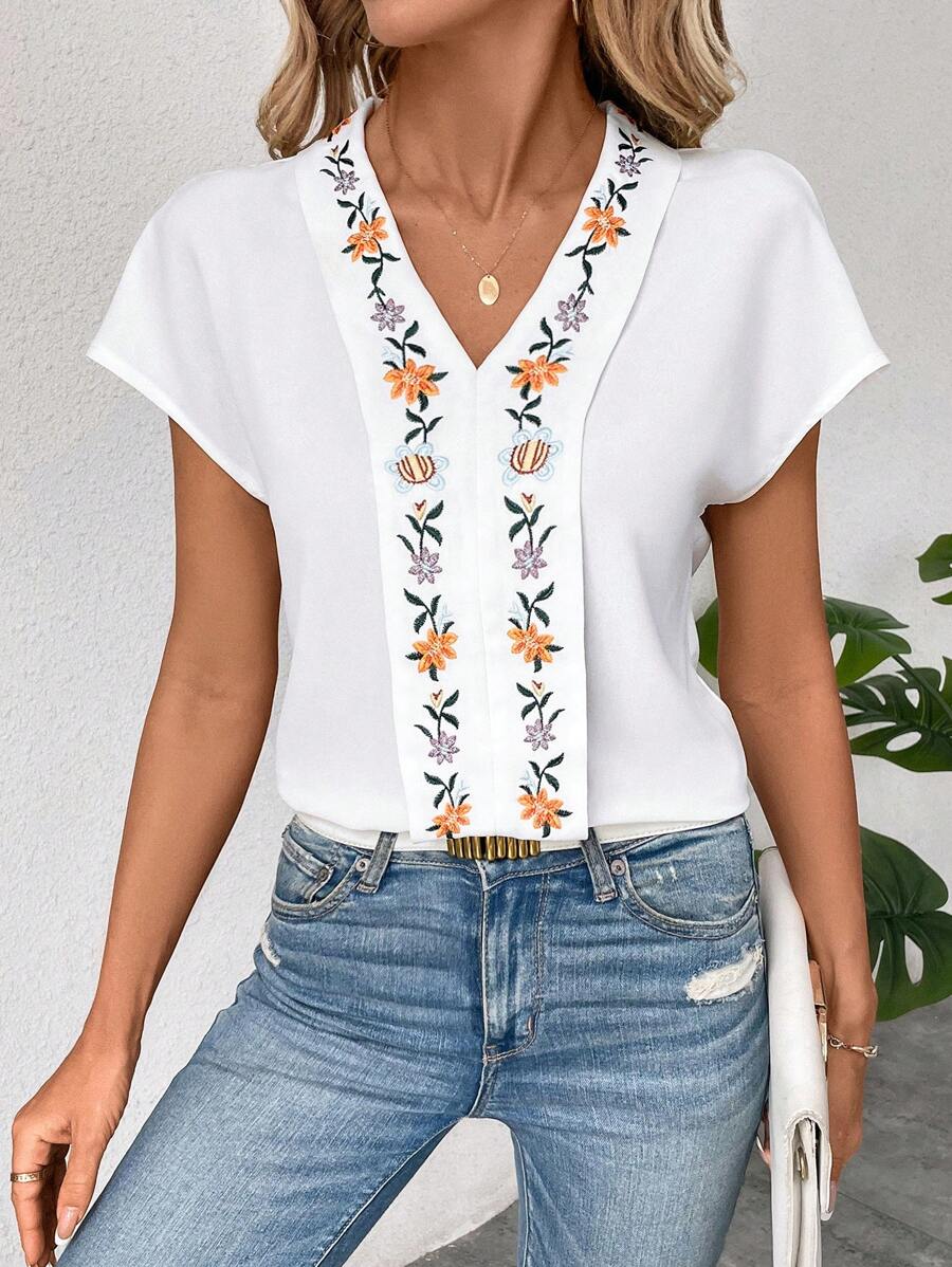 SHEIN Clasi 女士夏季休閒刺繡蝙蝠袖襯衫