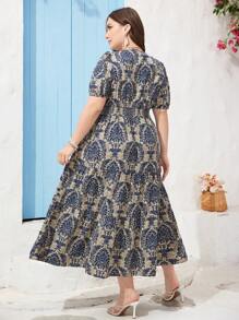 SHEIN Clasi 大码波西米亚风 V 领全印花荷叶边下摆短袖迷你连衣裙，适合夏季女装