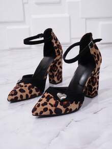 尖頭豹紋高跟鞋，情人節和約會之夜的完美選擇，帶有簡單的心形扣和厚跟，適合穿著正式服裝的女性 - 彩色 - 查看 5