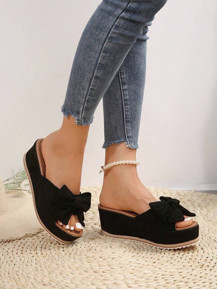 Black flat wedge hotsell