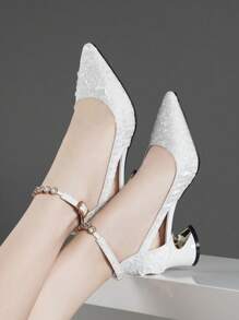 2025秋冬季高跟鞋，粗跟，低鞋面，水钻踝带搭扣情人节款，女士浅口鞋，优雅