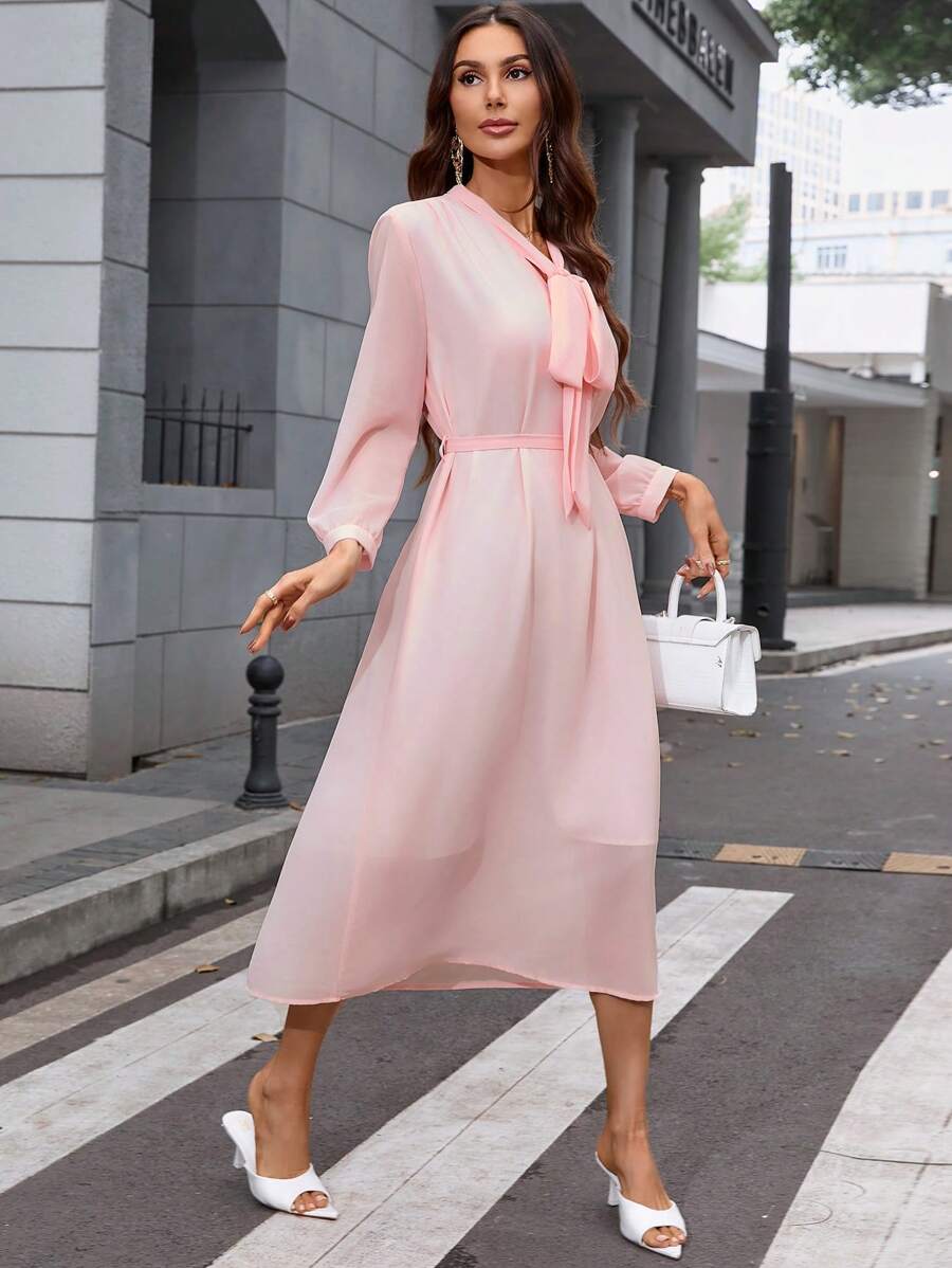 GENKIRA 通勤女士腰部收紧蝴蝶结领口荷叶边泡泡袖长袖连衣裙 - 粉色 - 查看 1