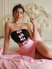 PetitDoll Vestido de lencería ajustado con fruncidos sin tirantes y moño, con tanga de espalda en T, conjunto de 2 piezas