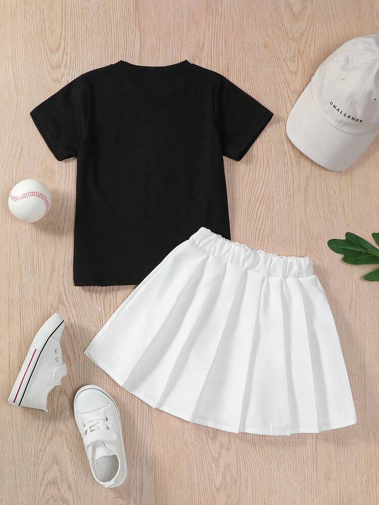 Young Girl Black Letter Printed Fashionable Round Neck Short Sleeve T-Shirt And Pink Pleated Skirt, Family Matching Outfits Mommy And Me (3 Pieces Are Sold Separately)