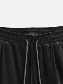 Manfinity VCAY Men Letter Printed Drawstring Casual Shorts, Spring Summer