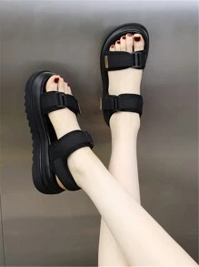 2026春夏新款女士运动凉鞋，厚底平底沙滩鞋