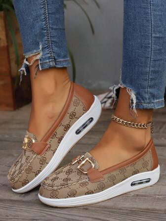 Plus Size Women's Casual Slip-On Shoes, New Spring/Autumn Metallic Buckle Platform Loafers