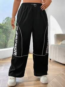 SHEIN X SAMADHI Flirla 大尺碼休閒束口彩塊字母印染運動長褲 - 黑與白 - 查看 4