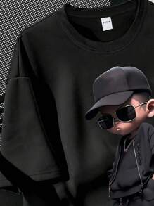SHEIN Camiseta de manga corta con cuello redondo y estampado de niño de anime caricatura simple para niños preadolescentes, adecuada para el verano
