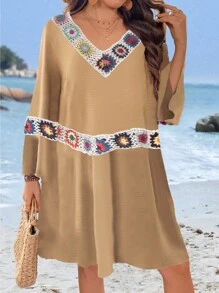 SHEIN Clasi Vestido de talla grande con mangas de trompeta de vacaciones en la playa con inserciones de ganchillo y parches - Caqui - Ver 4