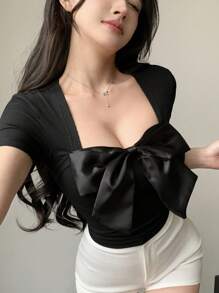 DAZY 女士方领短袖T恤，带蝴蝶结装饰，夏季情人节 - 黑色 - 查看 4