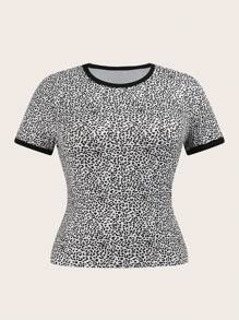 CovetEZ 大尺碼修身豹紋圓領T恤 - 黑與白 - 查看 1