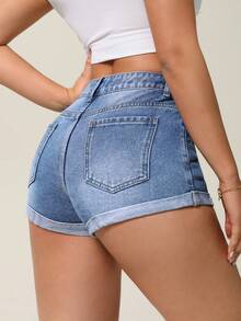 SHEIN Essnce 女性磨損牛仔短褲，翻邊和口袋裝飾，適合休閒穿著 - 中等水洗藍 - 查看 2