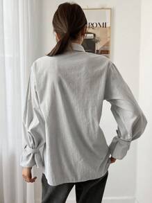 DAZY 女士条纹印花休闲单排扣衬衫，适合日常穿着，荷叶边长袖上衣 - 淺灰色 - 查看 5