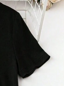 SHEIN LUNE 大尺碼女士休閒簡約鄉村風格復古公牛頭字母印花寬鬆短袖T恤連衣裙 - 黑色 - 查看 4