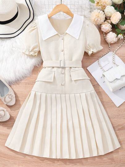 青少女夏季拼色立領短袖蓬蓬裙采用褶皺紋理面料設計，具有大學風格