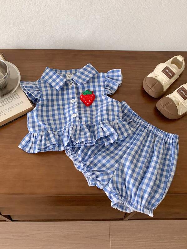 SHEIN LMoss Kids LMoss Baby Girl Baby Girl Casual And Sweet Strawberry Plaid Patchwork Ruffle Hem Shirt Shorts Set, For Christmas