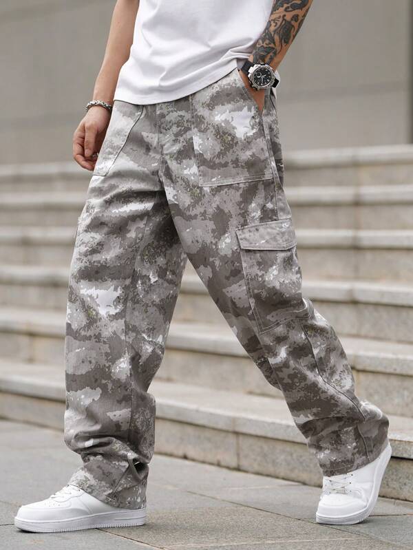 Manfinity EMRG Men Camouflage Workwear Cargo Pocket Casual Straight Leg Jeans Long Baggy Camo Washed Cargo Jeans, For Husband, Boyfriend Gifts