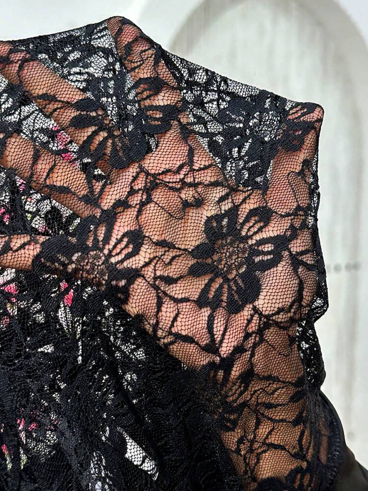 Sexy Plus-Size Elegant Commuter Style Round Neck Lace Patchwork Tight Fishbone Bust Cup Design Short Sleeve Bodysuit For Summer
