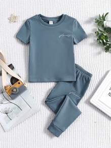 SHEIN 年輕男孩合身簡約休閒字母印花短袖長褲針織兩件式家居睡衣套裝