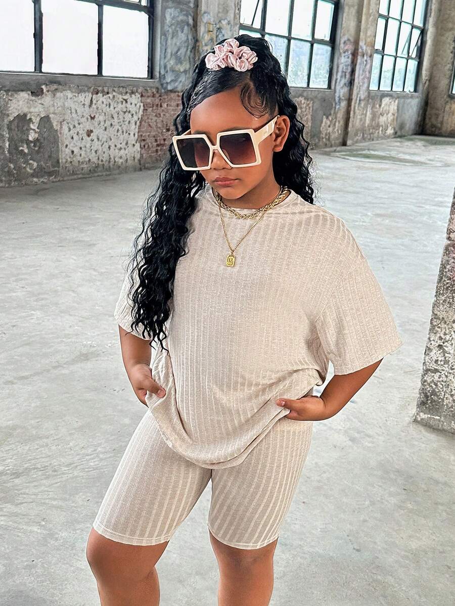SHEIN Ensemble de top et de short décontracté en tricot de sport pour fille Tweens, taille étendue, couleur unie, col rond, manches courtes et amples, pour printemps et été - Beige - Voir 1