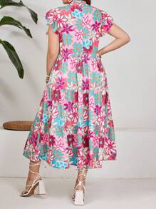 SHEIN LUNE Plus Size Women Elegant Floral Print Summer Holiday Dress With Notched V-Neckline And Short Flared Sleeves