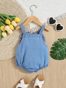 SHEIN Salopette in denim per bambine con motivo 'Love' e ricamo con lettere, adatte per esterni e tempo libero, tessuto lavato ad acqua confortevole