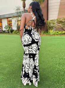 Zolique Women's Printed Sleeveless Bodycon Party Dress With Open Back - Multicolor - View 4