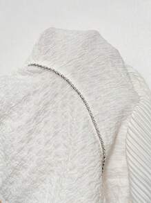 SHEIN Privé Camiseta de tirantes con cadena blanca y adorno de rhinestones, camiseta de tirantes con volante en el ruedo para mujer