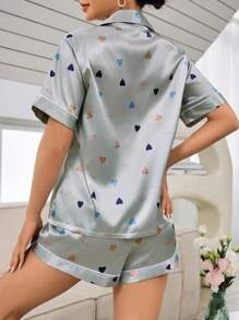 Ensemble de pyjama pour dames avec haut à boutons avant à manches courtes à motif de cœur et short - Multicolore - Voir 2