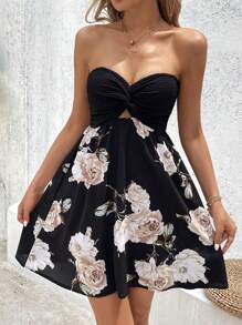 SHEIN VCAY Vestido sin tirantes estilo línea A con estampado floral y diseño frontal de torsión para mujer en vacaciones
