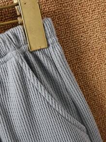 SHEIN Tween Boy Simple Daily Wear V-Neck Short Sleeve T-Shirt And Shorts Set - Grey - View 5