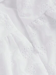 SHEIN MOD Robe courte blanche en coton brodé avec dos plissé et découvert pour femme en été
