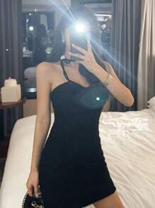 DAZY Damen einfarbiges figurbetontes trägerloses Sommerkleid, Minikleid, Lässig Damenkleider