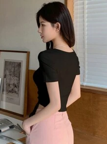 DAZY Damen Sommer einfarbiges T-Shirt mit asymmetrischem Ausschnitt und Zugband am Saum