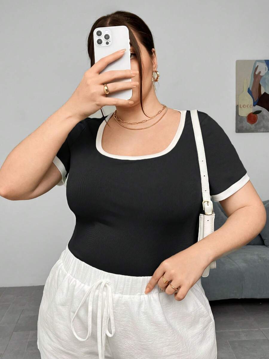 SHEIN Essnce Women Plus Size Summer Slim Fit Round Neck Short Sleeve T-Shirt With Hemmed Edges