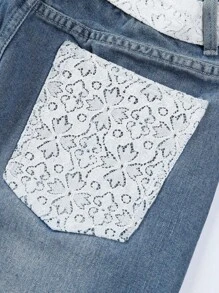 Teenager Mädchen Verlauf gefärbte Jeanshose mit Spitzenaufsatz und Gürtel, modisch und vielseitig