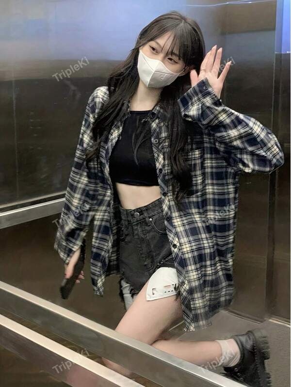 休闲格纹长袖宽松衬衫